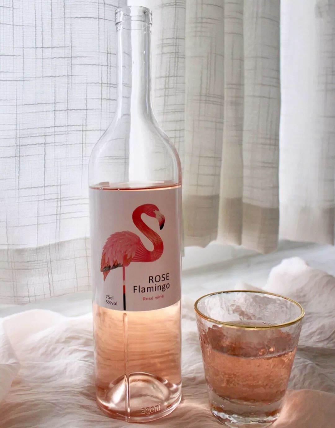 姐妹们喝一杯小酒,今日份推荐一款超级好看好喝的酒