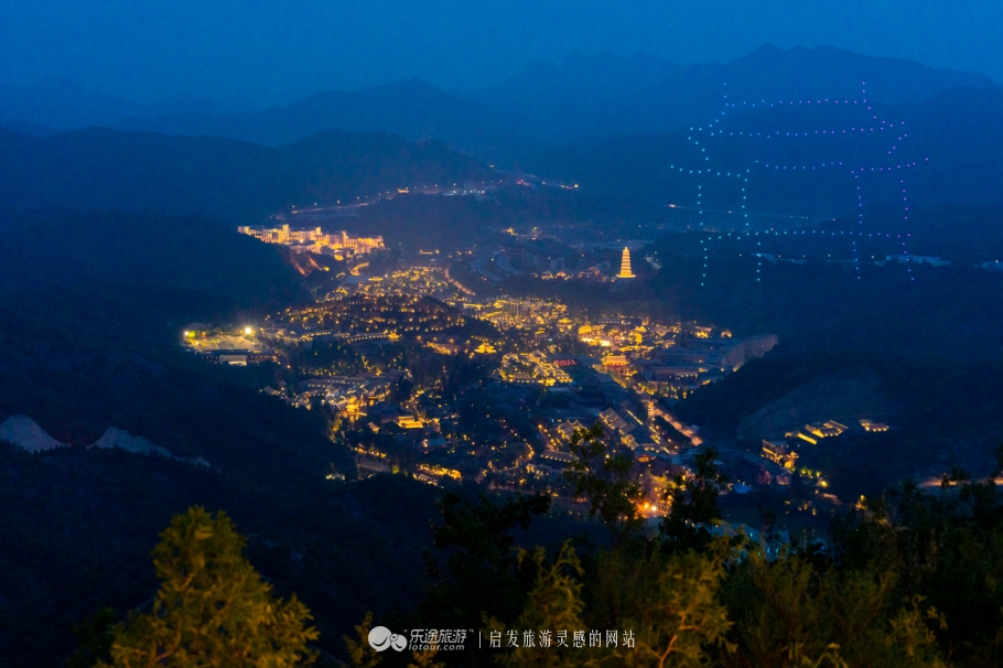 提灯游司马台长城，看古北水镇的温婉夜
