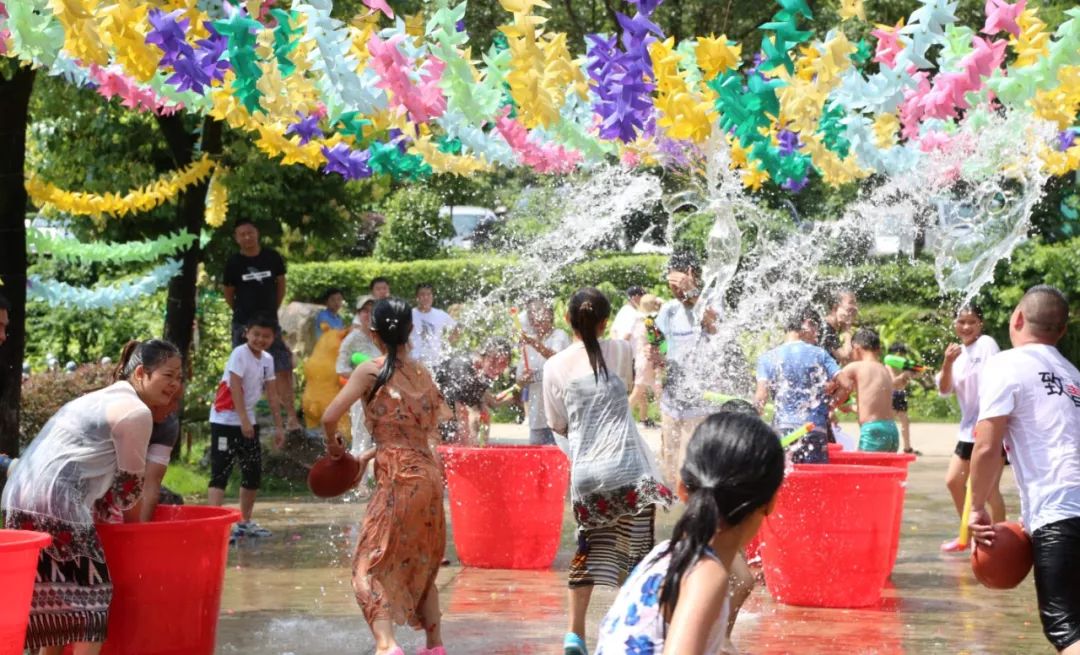 攻略|免费玩！水球大战、玻璃滑道、溜索、汉服穿越……桂林红溪森林瀑布满足你N个夏日期待