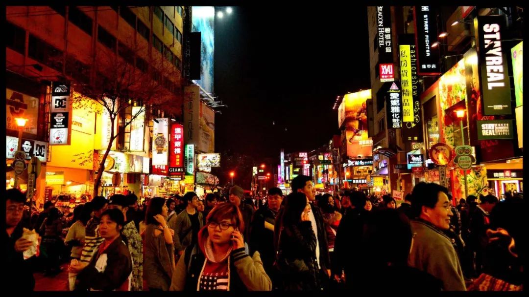 济南“夜经济”来了｜男子被高空坠物砸到当场倒地｜复联4重新上映｜即日起济南取消皮卡限行