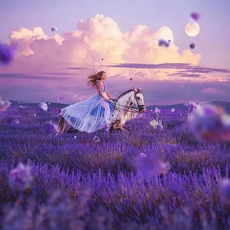 一个丑女穿上裙子惊艳所有人,女兵穿上裙子惊艳全场