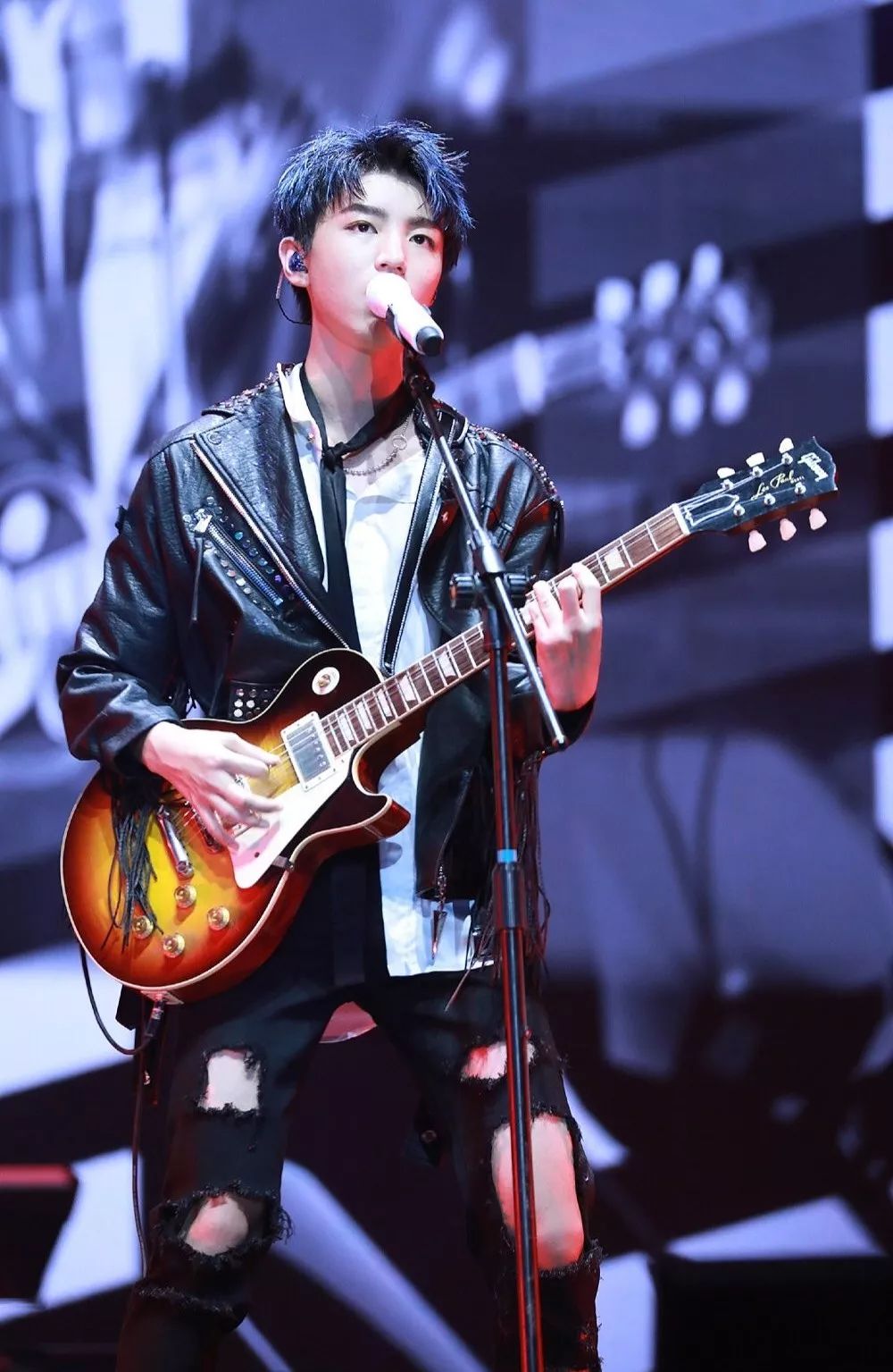 明星穿的破洞裤,为什么明星穿牛仔裤都很有型