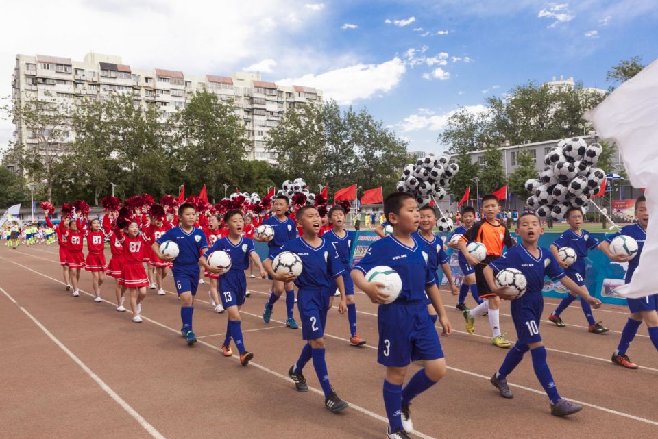 学校开展校园足球联赛,学区校园足球联赛