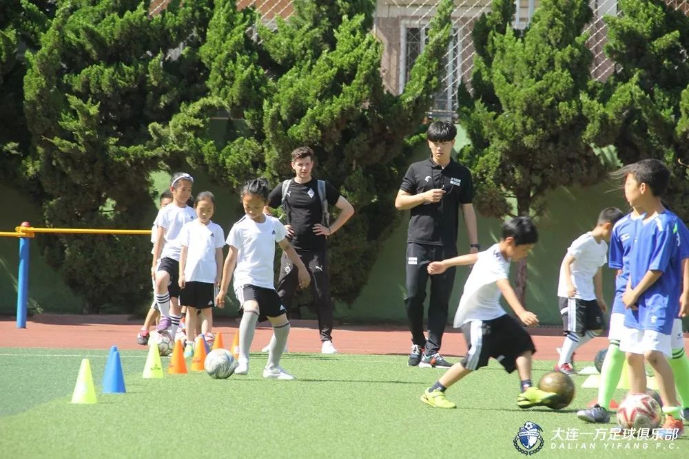 「蓝·青训」专家团完成10所基地校考察城市足球底蕴助力发展