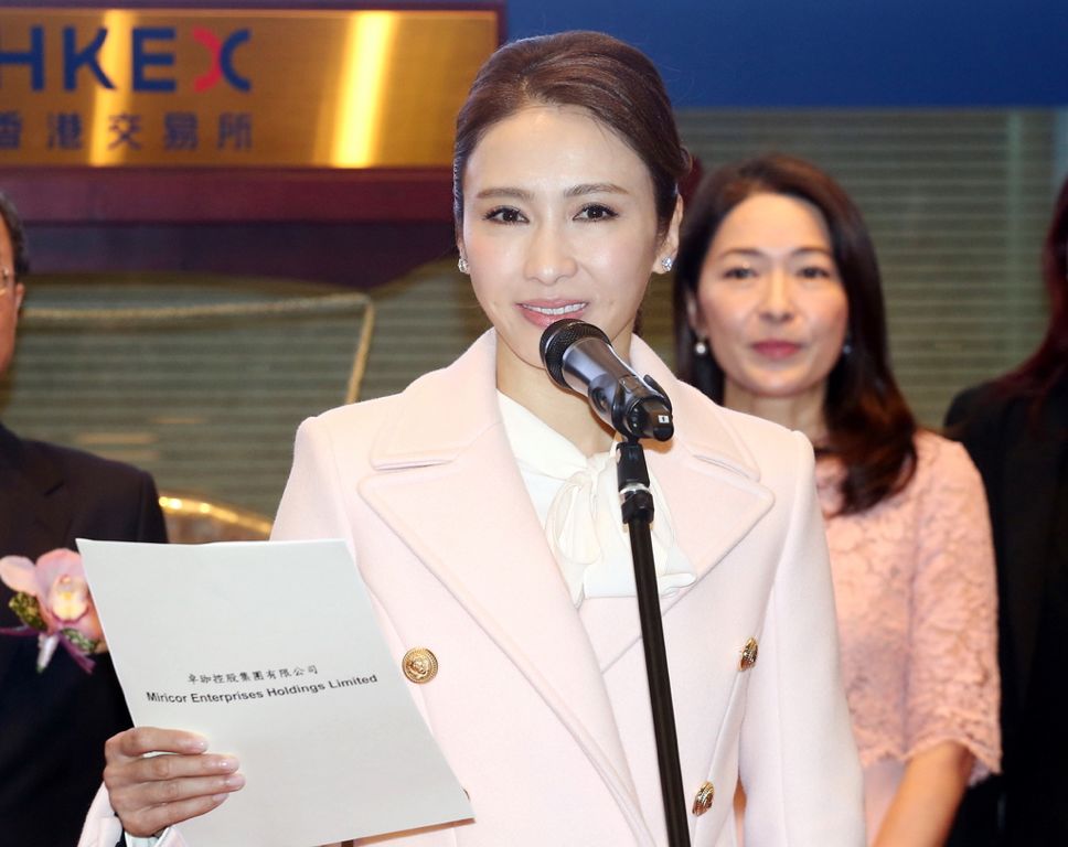 阔别演艺圈身价翻4倍，10亿俱乐部又添新成员？