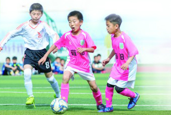 打造校园足球特点完善梯队建设,小学校园足球特点校联赛报道