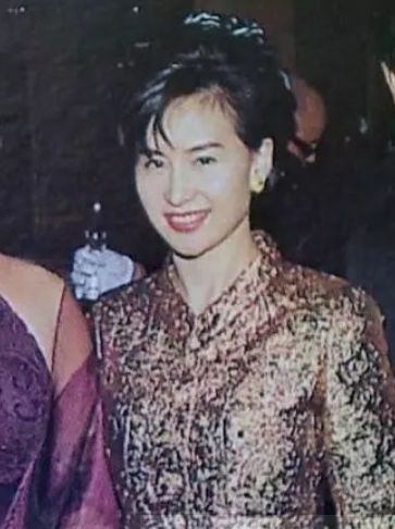 白富美走向人生巅峰的时候,真正的白富美的生活是怎么样的