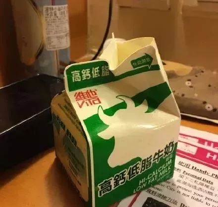 香港牛奶惊爆含问题添加剂！可致肠炎，并无药可医治…