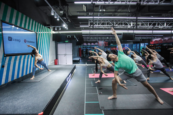 lululemon举办主题习练活动庆祝国际瑜伽日