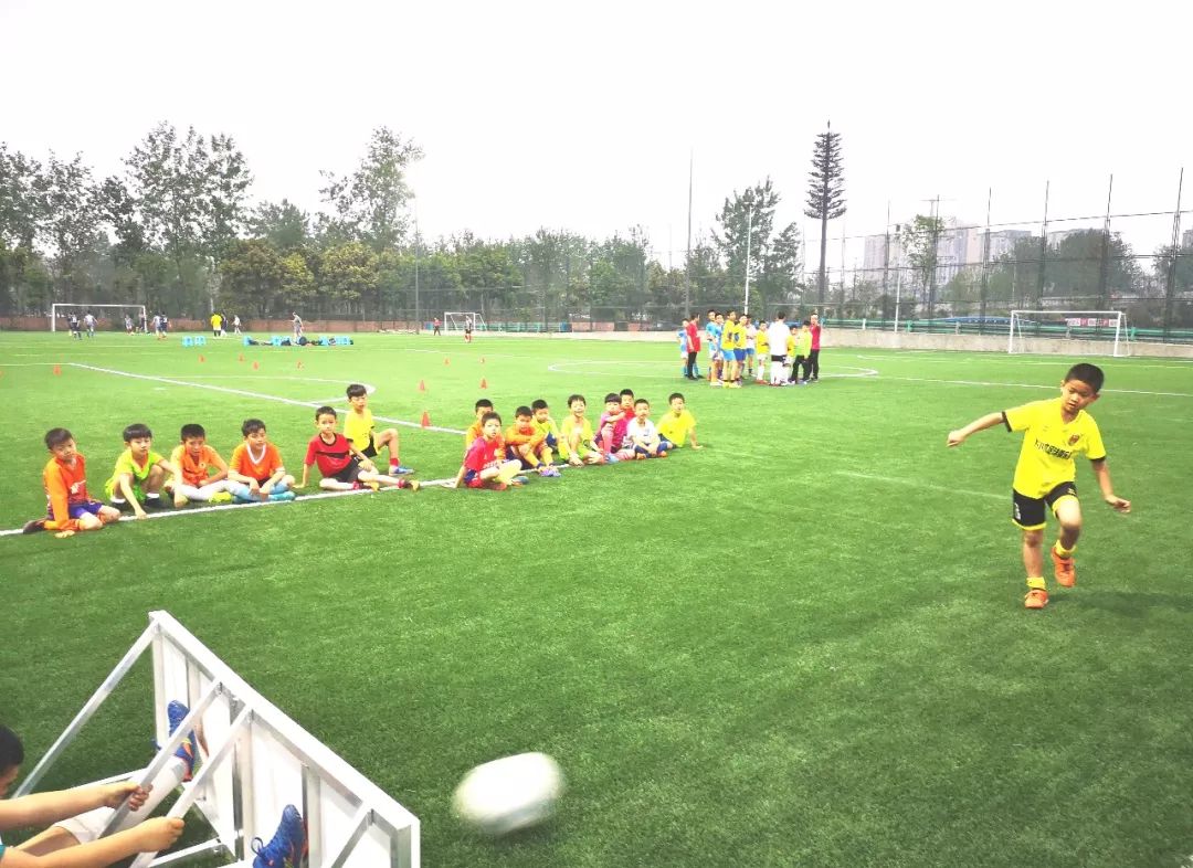 恒大足球体育学校,恒大足球学校训练