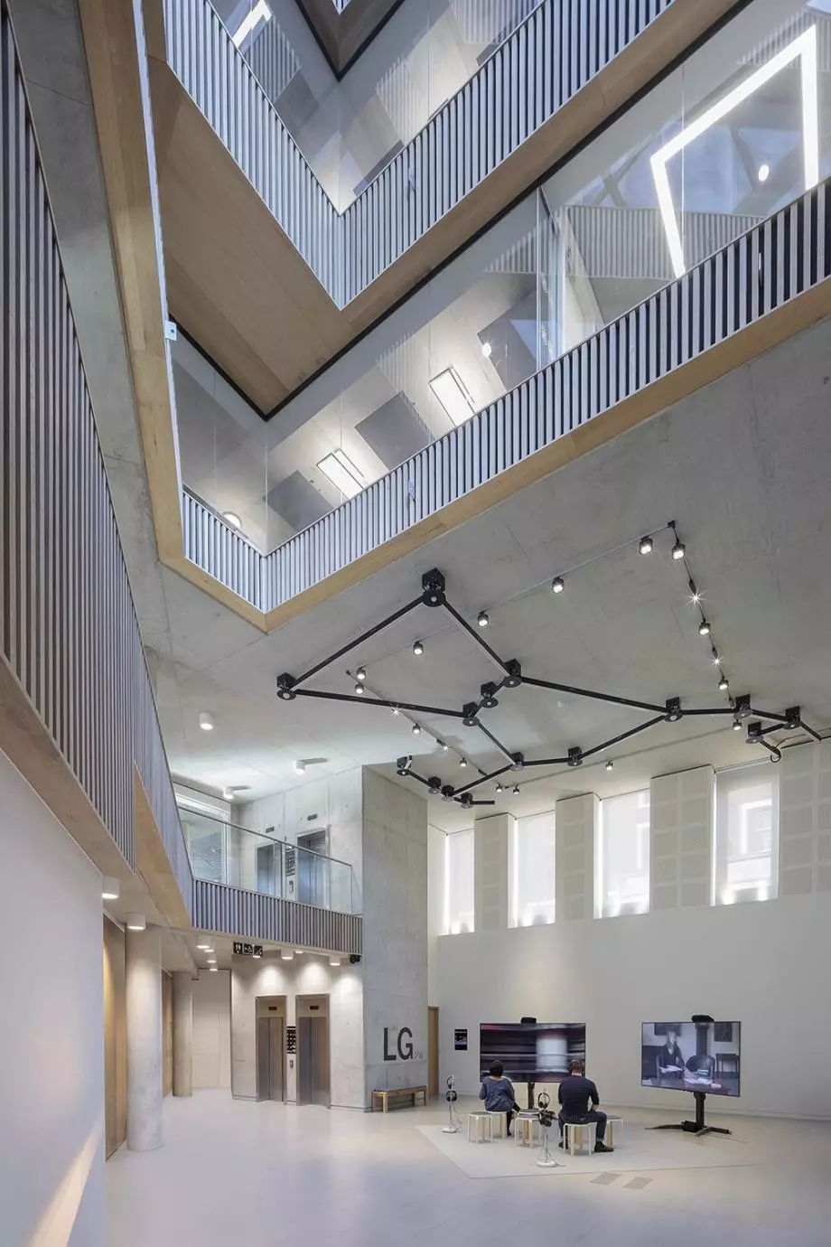 比亚迪设计总部黑水晶,比亚迪神秘黑科技