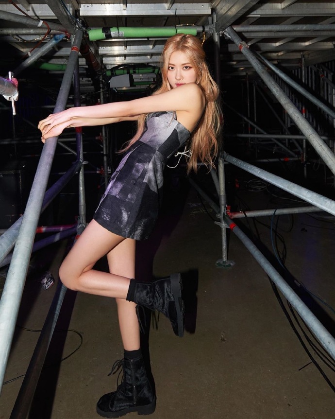 「BLACKPINK」「新闻」190702ROSÉ美颜袭来，对BLINK们说起了情话