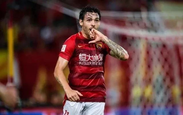 连战连捷恒大半程表现卡帅满意年轻球员爆发归化球员加盟广州恒大面临幸福的烦恼一切围绕2022年世界杯