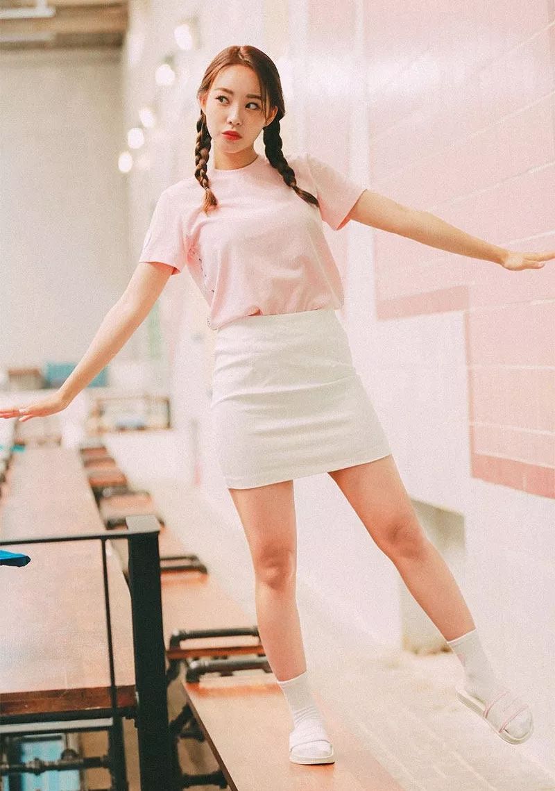 夏天跟裙子搭的凉拖,夏季凉拖配裙子百搭