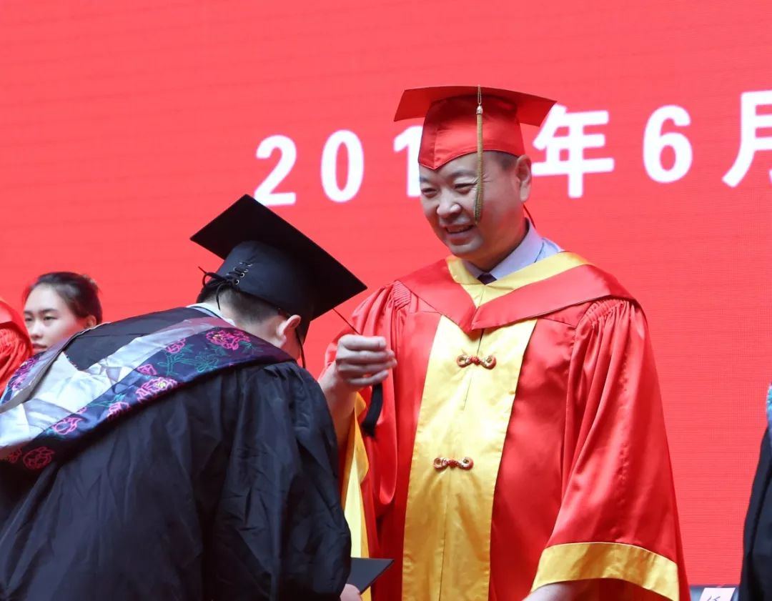 再见了我的大学央视纪录片,再见了我的大学诗朗诵