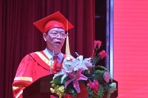 再见了我的大学央视纪录片,再见了我的大学诗朗诵