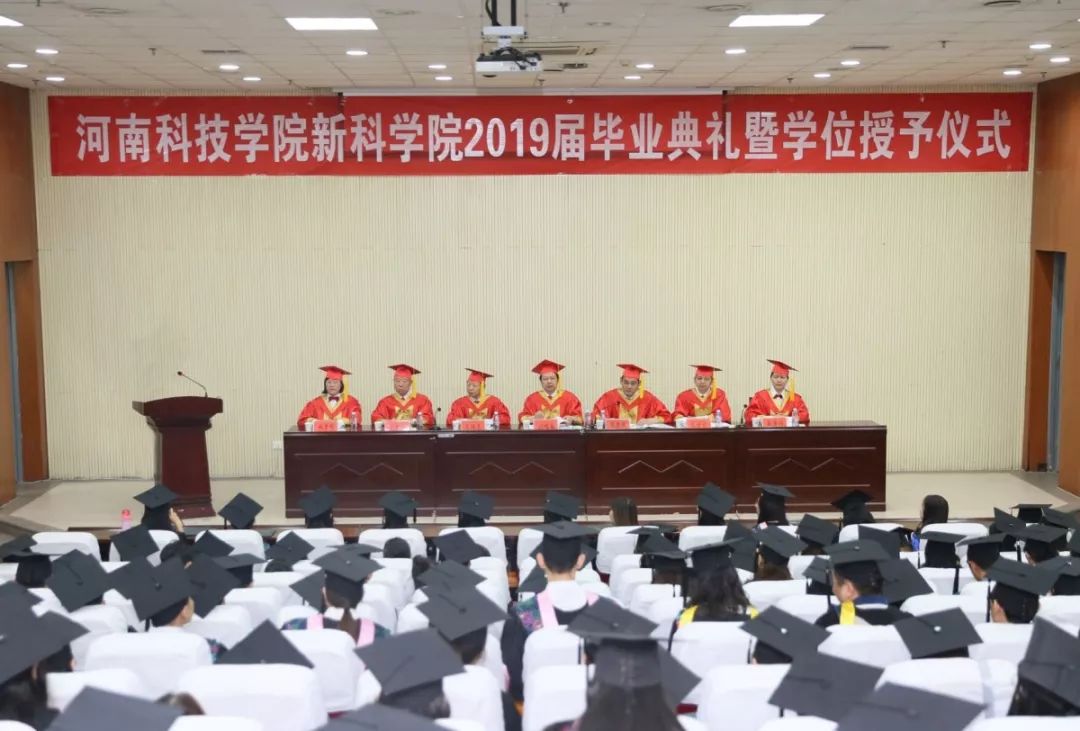 再见了我的大学央视纪录片,再见了我的大学诗朗诵