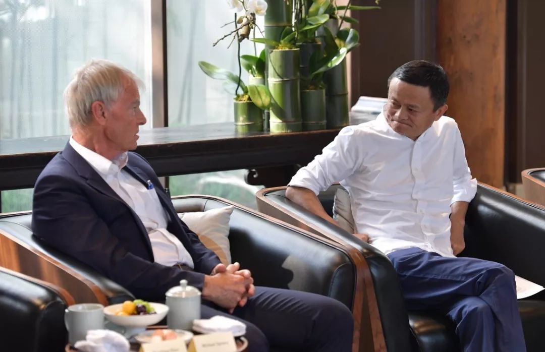 网红经济学家薛兆丰经济学讲义,网红经济学家儿子跳楼