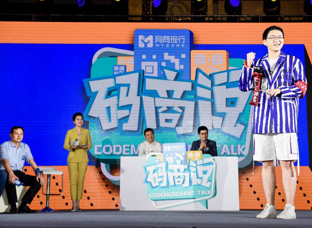 网红经济学家薛兆丰经济学讲义,网红经济学家儿子跳楼