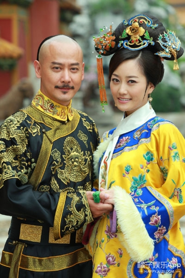 旧版还珠格格中令妃娘娘是谁,新还珠令妃娘娘是谁演的