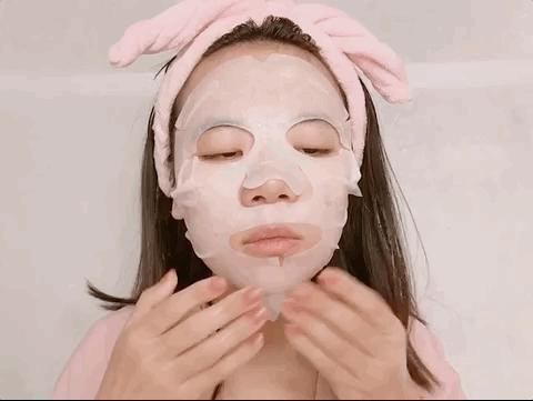 分手辟谣花式复出热度狂飙，2天演绎翻身大戏