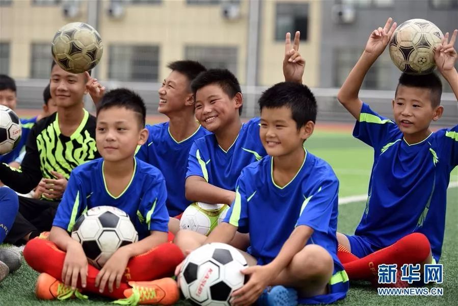 新华网：郯城留守儿童“足球乐园”度假期