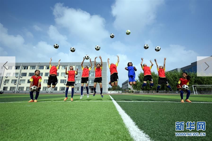 新华网：郯城留守儿童“足球乐园”度假期