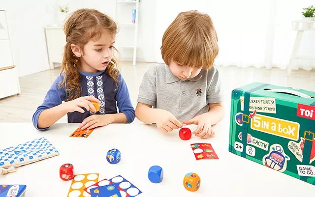 低价拼团丨TOI旅行套装，五款经典桌游，让孩子享用游戏乐趣的同时，还能提高思维力