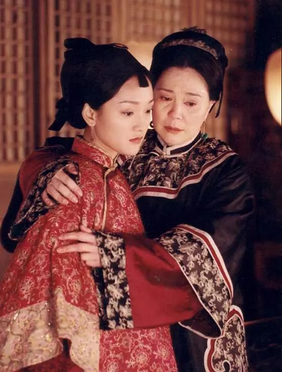 别再跪舔欧美日韩妆了，中国式美妆狠狠教你做人