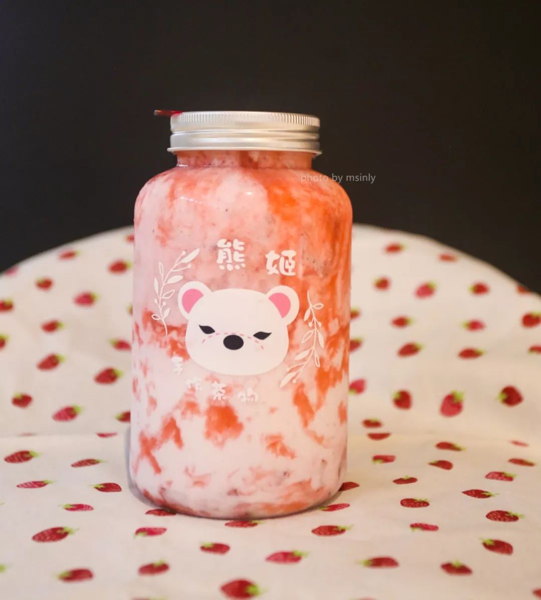 1000只熊爪免费送！这家少女心爆棚的奶茶店，刷爆了仙女们的朋友圈