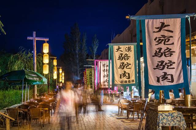 没想到，真有人在大漠建了一座能看星星的边城驿站