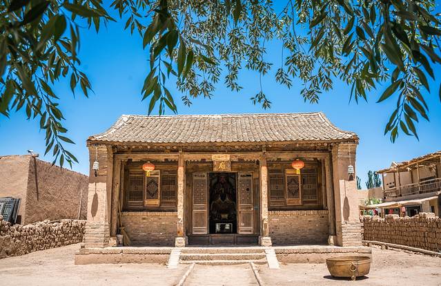 没想到，真有人在大漠建了一座能看星星的边城驿站