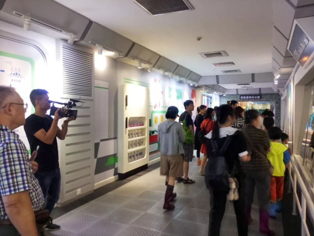 “2019透明工厂”走进味全品尝参观乐趣多