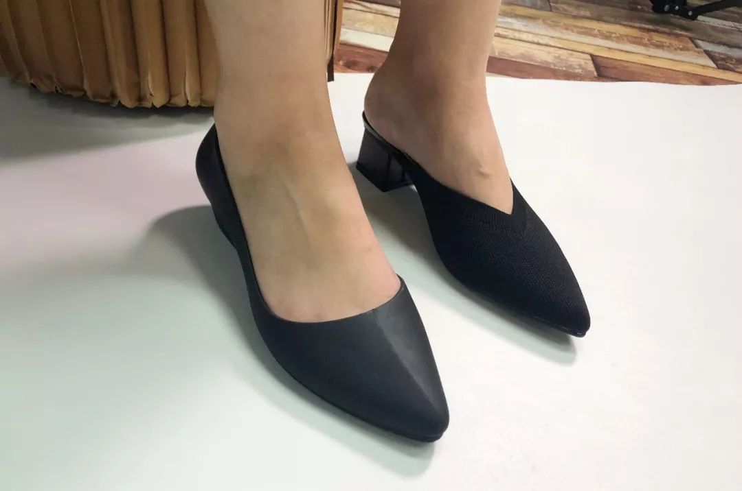 别再说雨鞋捂脚又显丑！有了它，增高显腿长！我天天盼着下雨