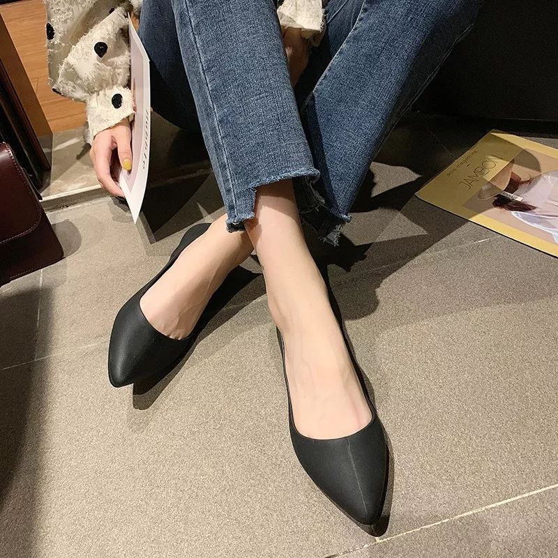 别再说雨鞋捂脚又显丑！有了它，增高显腿长！我天天盼着下雨