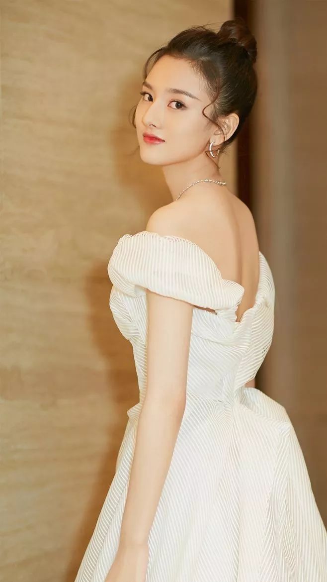 黄景瑜性格；杨超越人生赢家；程潇不出圈；赵丽颖喜欢唱歌；宋祖儿起床气；明星英语水平；杨芸晴陷入困境等