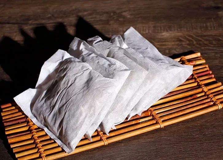 睡前祛湿泡脚配方有哪些,睡前坚持用它泡脚3件好事找到你