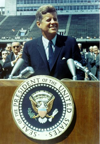 美国阿波罗载人登月计划是骗局吗,阿波罗载人登月工程历史