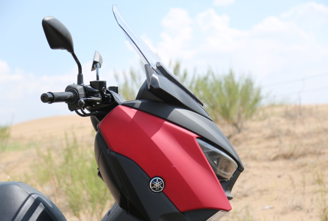 车评测视频对比,雅马哈xmax300摩旅进藏