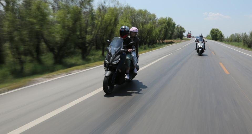 车评测视频对比,雅马哈xmax300摩旅进藏