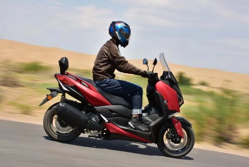 车评测视频对比,雅马哈xmax300摩旅进藏