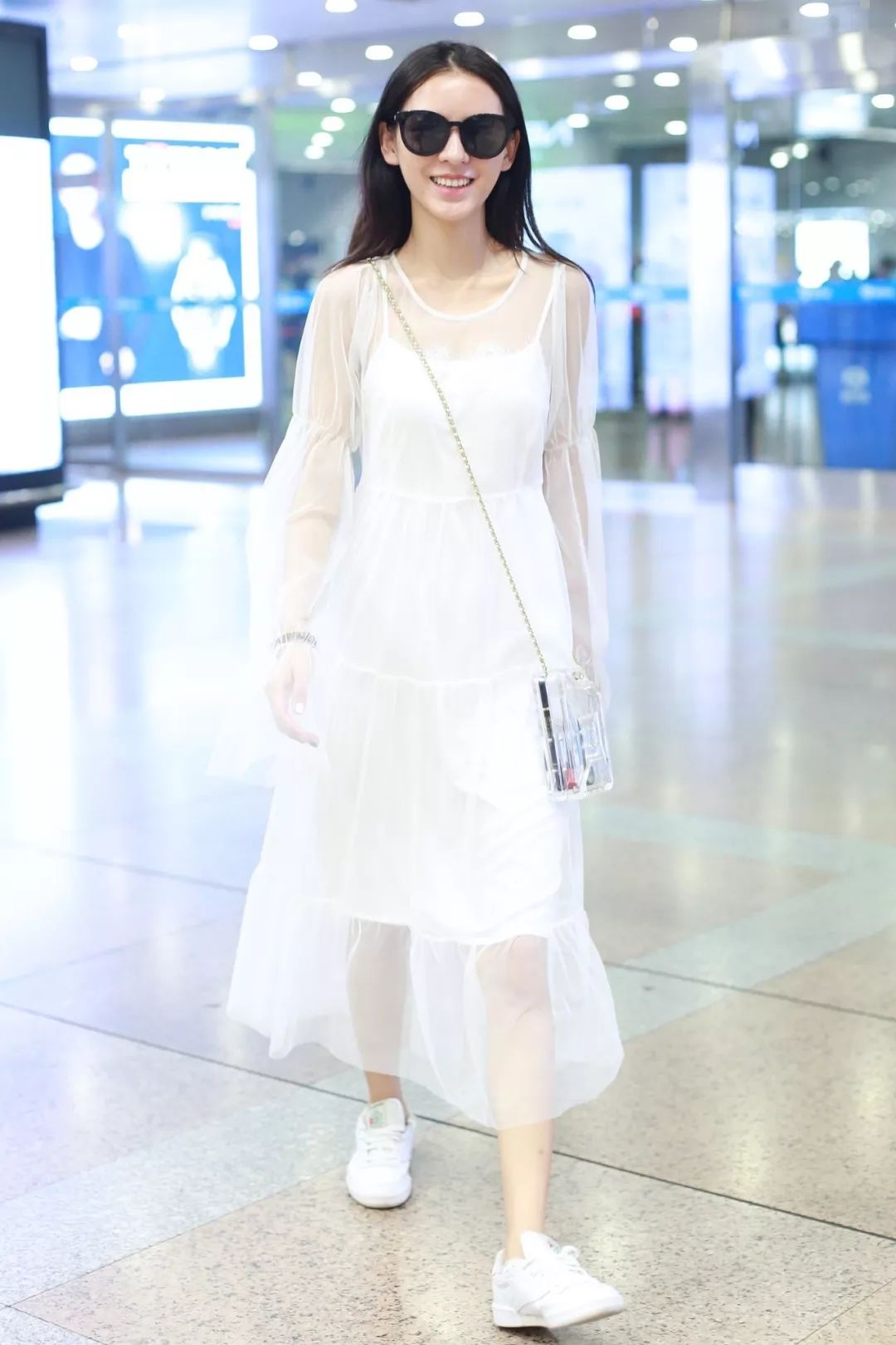 刘雯周冬雨同款打底衫,刘雯周冬雨穿衣搭配