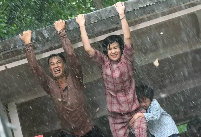 *男舞**、警察、黑帮老大、邻家大叔，哪个才是他的真面目？