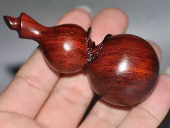 大块翡翠雕件寓意大全图,翡翠葫芦雕件寓意是什么意思