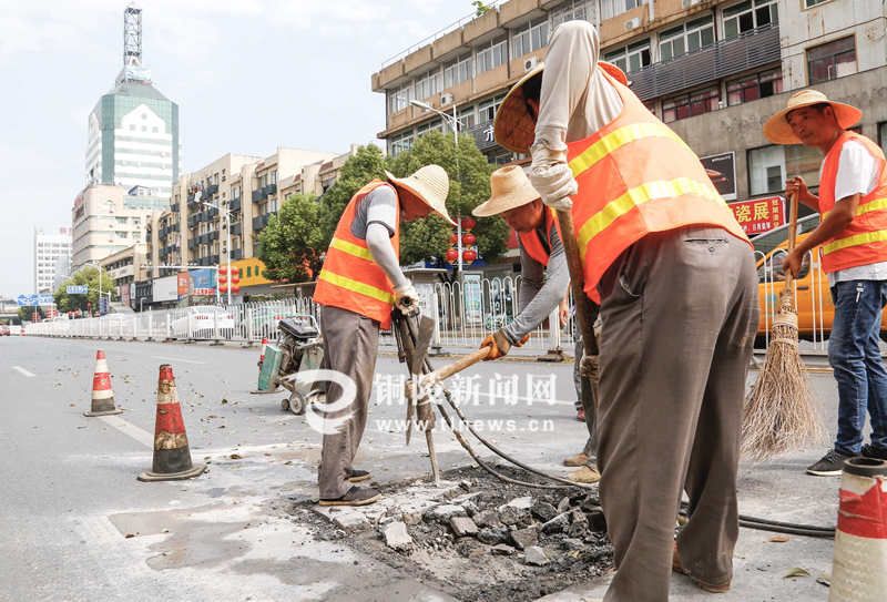 “在这里读懂铜陵”——我市两所幼儿园足球小将获“光荣奖”