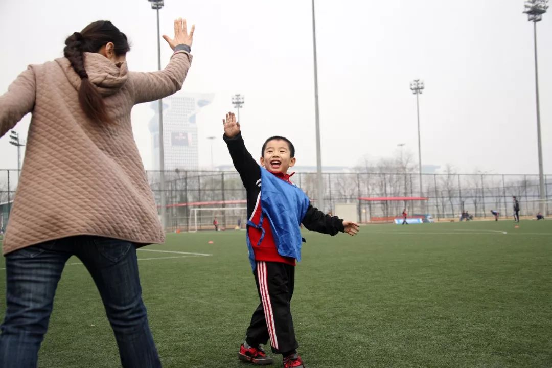 中国足球15岁到17岁的孩子的比赛,中国足球要从娃娃抓起谁提出的