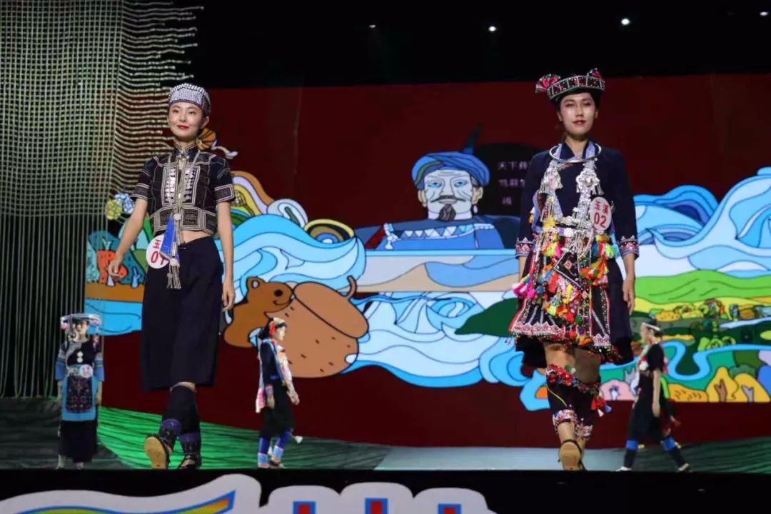 德宏五种少数民族服饰走秀音乐,云南少数民族服饰秀