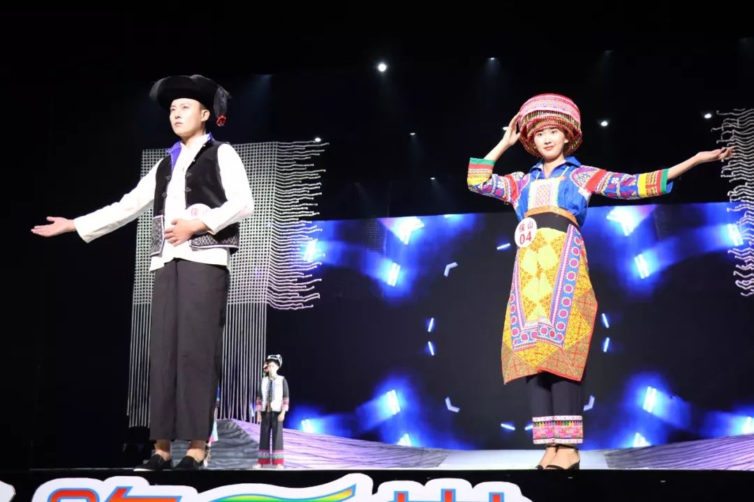 德宏五种少数民族服饰走秀音乐,云南少数民族服饰秀