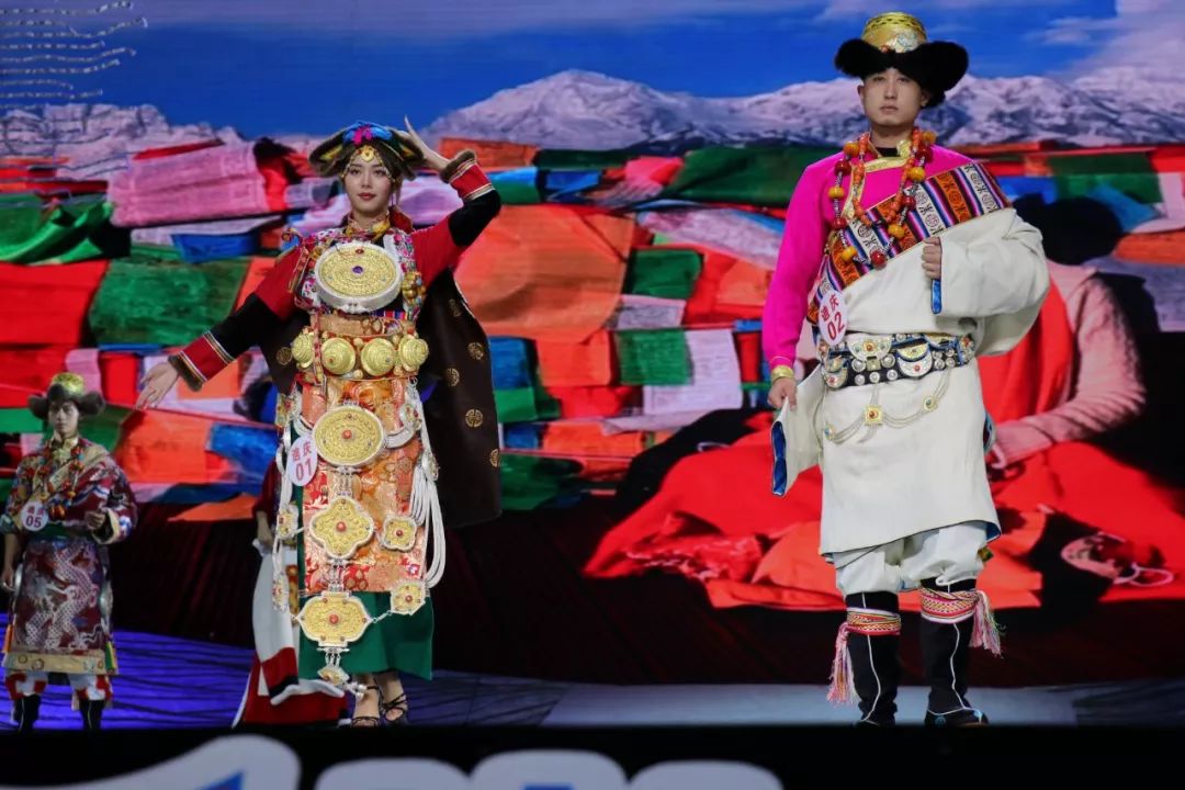 德宏五种少数民族服饰走秀音乐,云南少数民族服饰秀