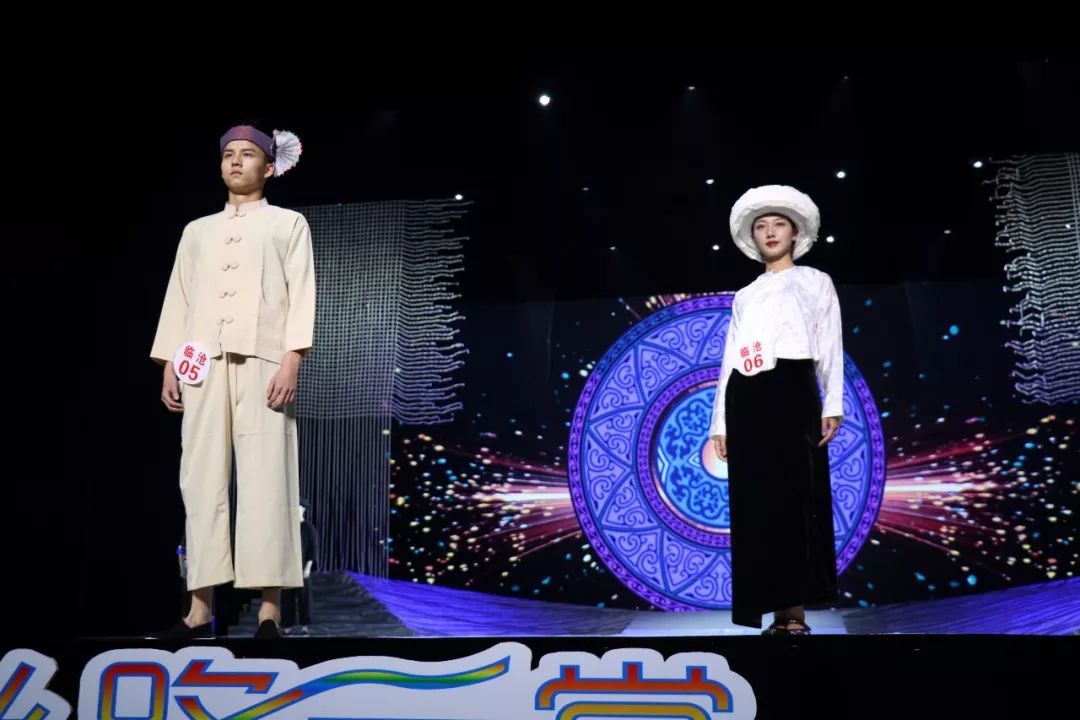 德宏五种少数民族服饰走秀音乐,云南少数民族服饰秀